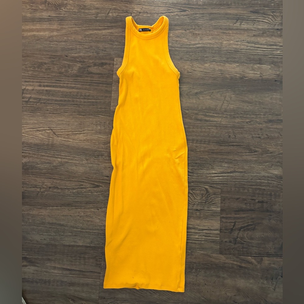 NWOT Zara ribbed midi dress